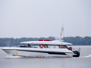 TVD1385FO: Cano Cao Tốc 13m85, Cabin Mở